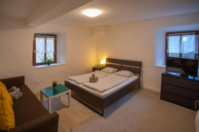 Hall Deluxe Mountain View Apartment